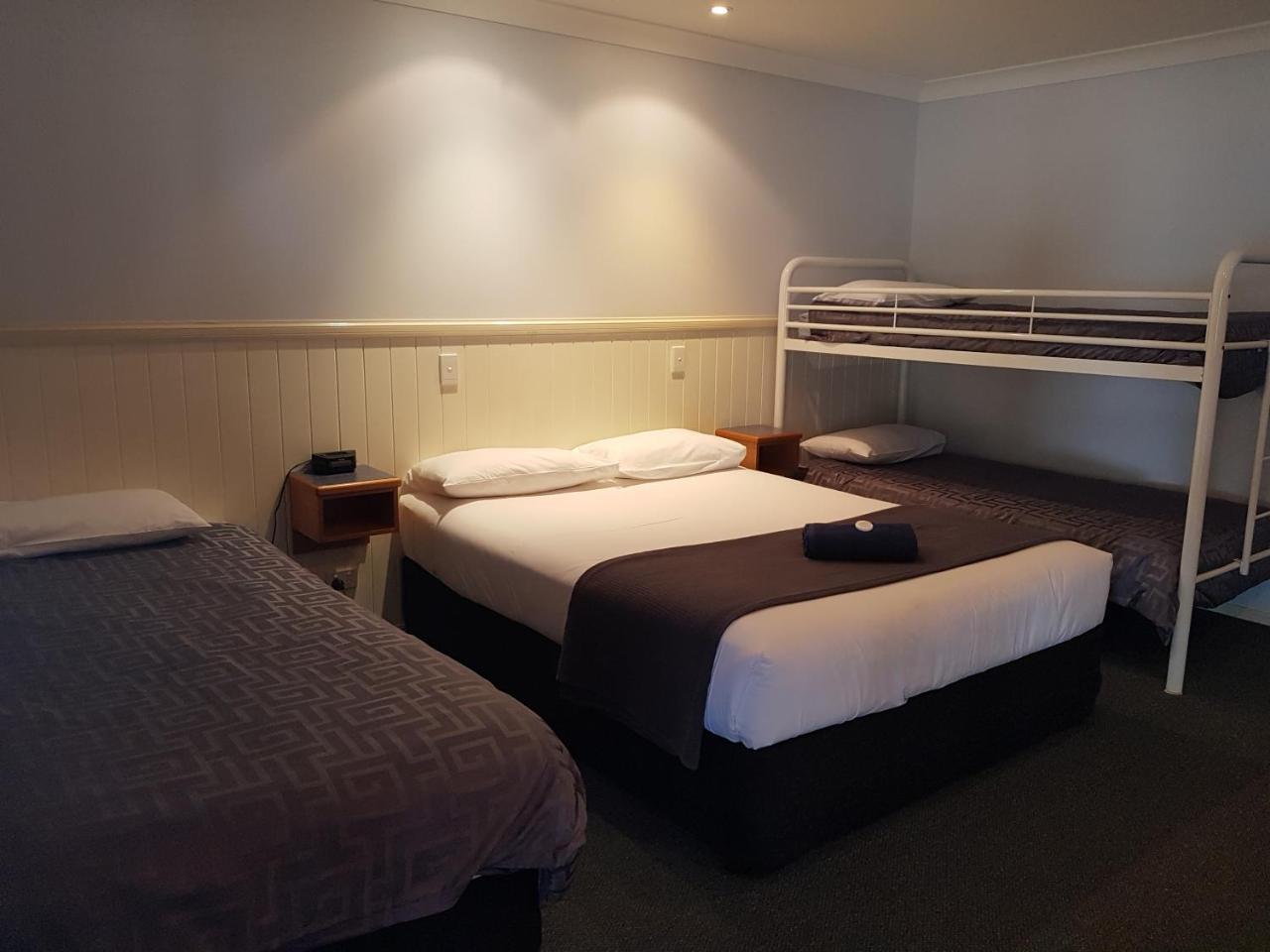 Dirranbandi Motor Inn Extérieur photo